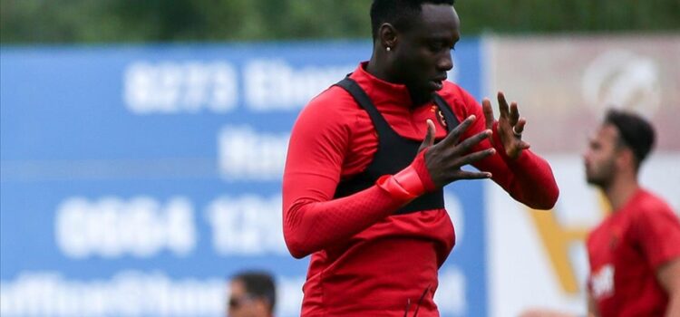 Galatasaray’da Diagne transfer görüşmeleri yapmak için kamptan ayrıldı